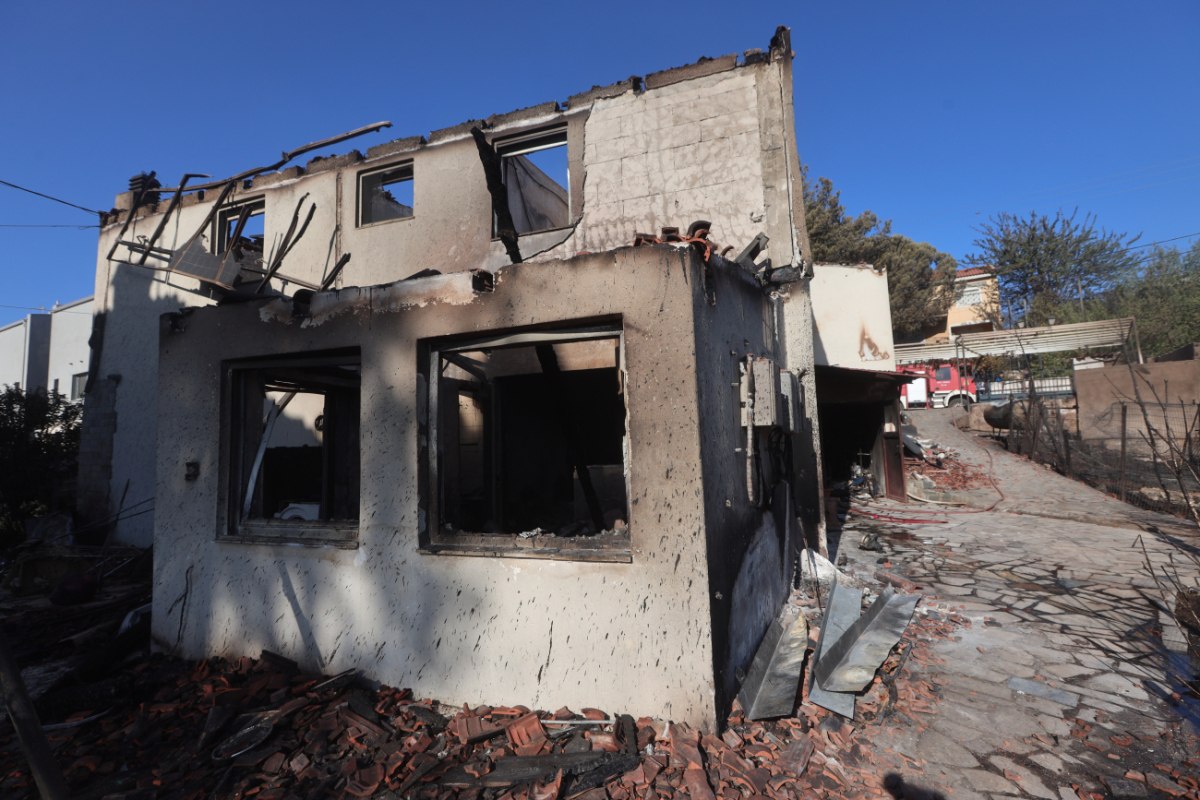 Πέντε ακατάλληλα σπίτια από τις φωτιές στο Κρυονέρι – Τι έδειξαν οι αυτοψίες σε Μεσσηνία-Κρήτη-Κύθηρα