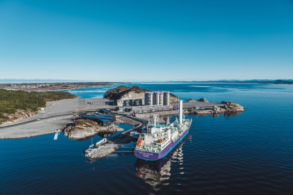 Σε λειτουργία η πρώτη εμπορική μονάδα αποθήκευσης CO2 στο υπέδαφος