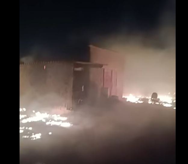 Φωτιά στη Σαλαμίνα – Ήχησε το 112 – Αναφορές ότι προκλήθηκε από βεγγαλικά