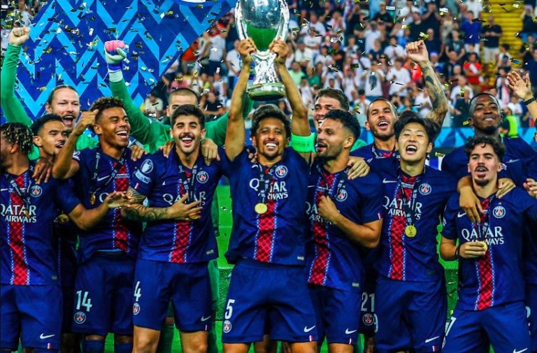 Η απονομή του Super Cup στην Παρί Σεν Ζερμέν (vid)