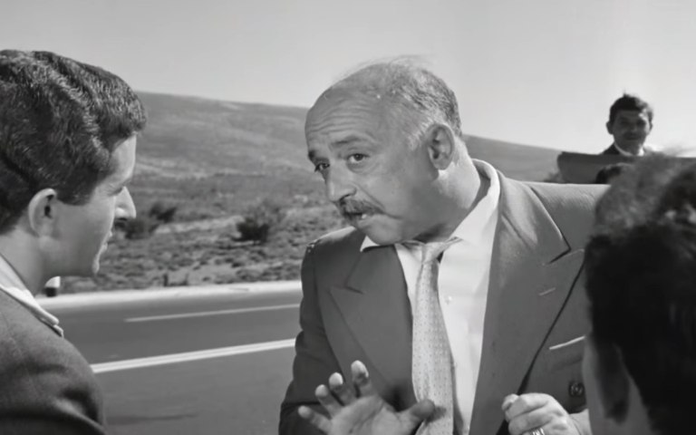 Αδημοσίευτη φωτογραφία του Αλέκου Σακελλάριου με τον Λάμπρο Κωνσταντάρα από το 1966 ήρθε στο φως