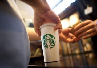 Starbucks: Το νέο στοίχημα με το νερό καρύδας – Πρεμιέρα για τα Coco Matcha και Coco Cold Brew