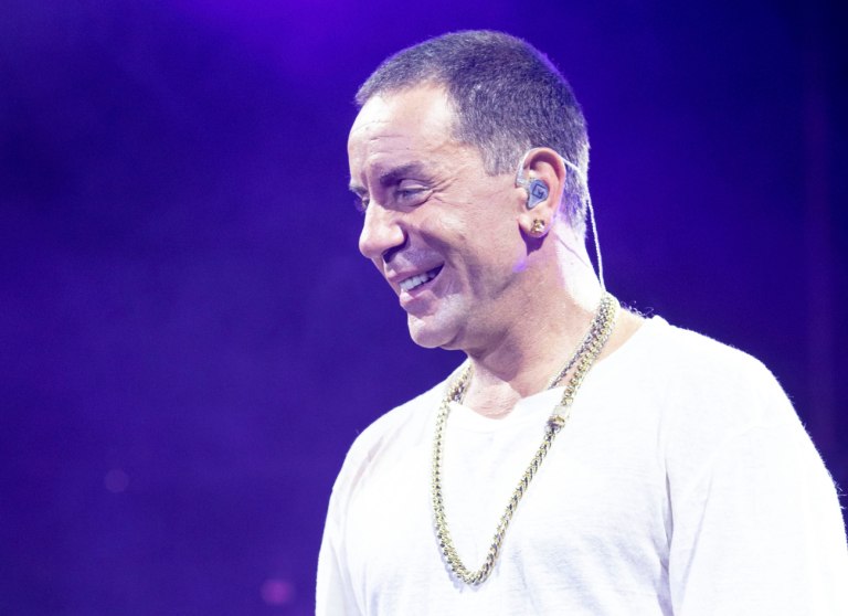 Επιτέλους τέλος: Ο Γιώργος Μαζωνάκης έλαβε επίσημα εξιτήριο