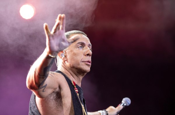 Γιώργος Μαζωνάκης: Νοσηλεύεται σε δημόσια ψυχιατρική κλινική