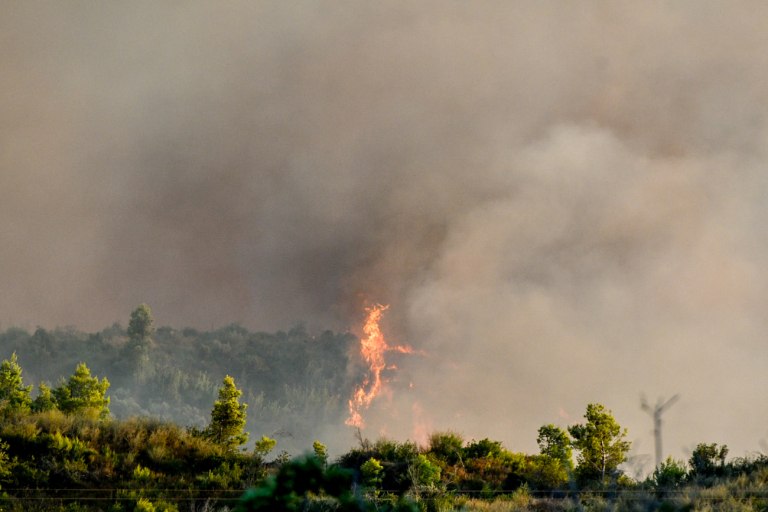 Αρχαία Ολυμπία: Άνδρας συνελήφθη επειδή έκλεψε πυροσβεστικό όχημα για να σβήσει την φωτιά