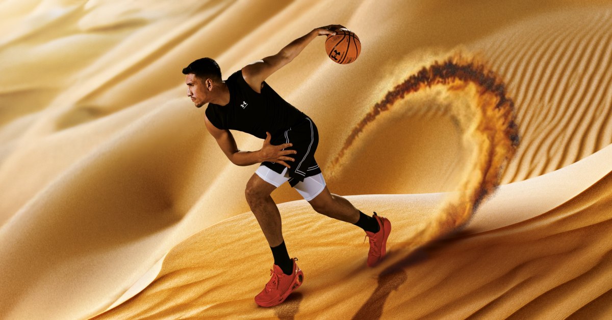 Από την άμμο στο παρκέ: Ο Γιαννούλης Λαρεντζάκης φωτογραφίζεται φέρνοντας πίσω την πρώτη έκδοση HeatGear®-Baselayer της Under Armour