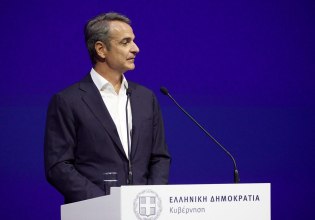 Μητσοτάκης: Επαναφέρει το «εγώ ή το χάος», φέρνοντας παράδειγμα την κρίση στην Γαλλία