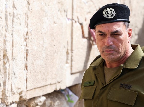 Εγιάλ Ζαμίρ – Ο σκληροπυρηνικός επιτελάρχης του Ισραήλ απέναντι στον Νετανιάχου