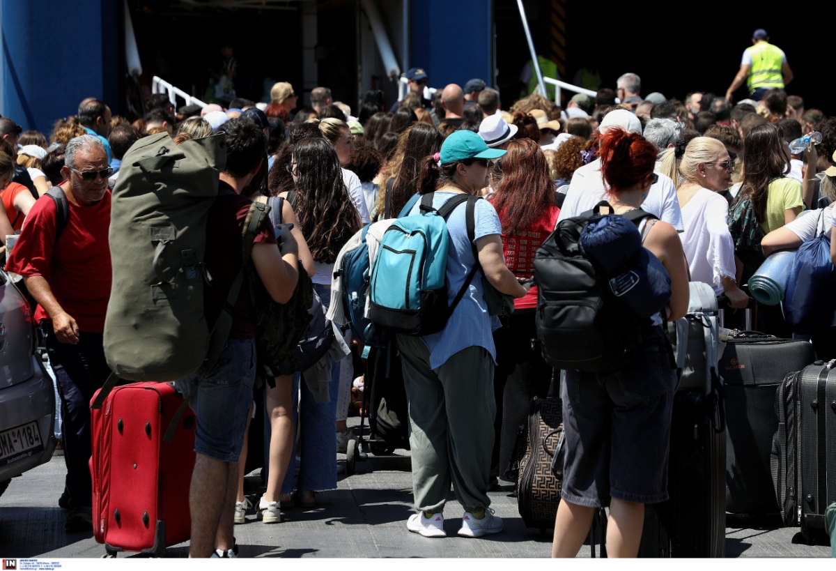 Ακτοπλοΐα: Ξεπέρασαν το 1,5 εκατ. οι επιβάτες από τα λιμάνια της Αττικής – Μεγάλη ζήτηση για κοντινά νησιά