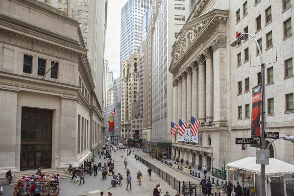 Wall Street: Η συγκράτηση του πληθωρισμού έφερε άνοδο στις μετοχές