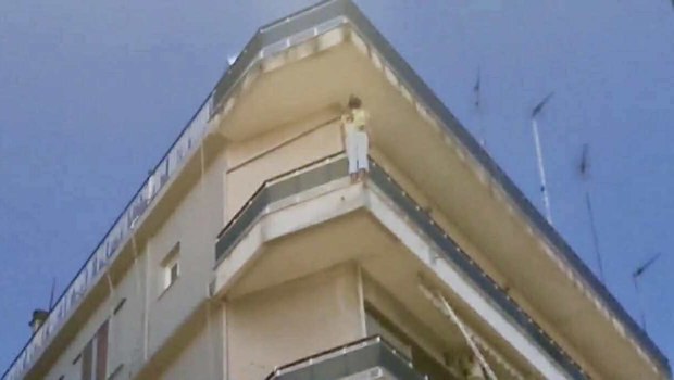 Τραγωδία στο Αγρίνιο – Γυναίκα αυτοκτόνησε πέφτοντας από τον 4ο όροφο πολυκατοικίας