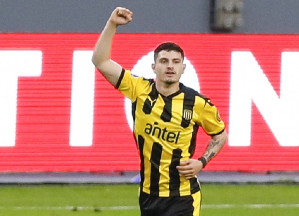 «Στέλνουν» στον Παναθηναϊκό τον Ουρουγουανό επιθετικό Αγκουστίν Άλβαρες