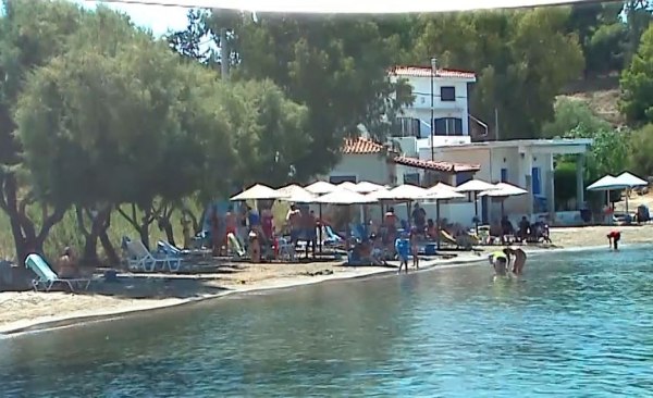 Τραγωδία στην Αίγινα: Νεκρή 79χρονη σε παραλία – Το Κέντρο Υγείας δεν είχε οδηγό για ασθενοφόρο