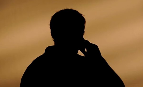 Σε έξαρση οι τηλεφωνικές απάτες – Χρησιμοποιούν ακόμα και Τεχνητή Νοημοσύνη για να πείσουν τα θύματά τους