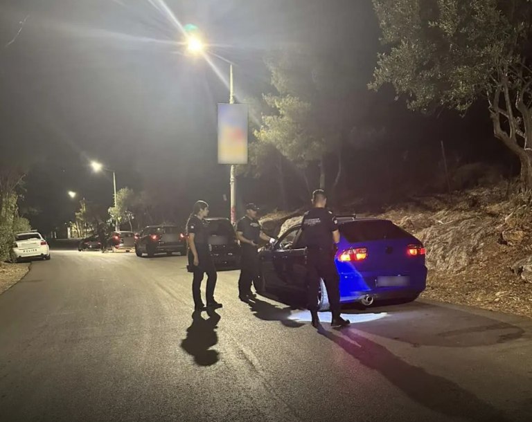 Αστυνομική επιχείρηση σε Ίλιον και Πετρούπολη – Εντοπίστηκαν διανομείς χωρίς άδεια οδήγησης