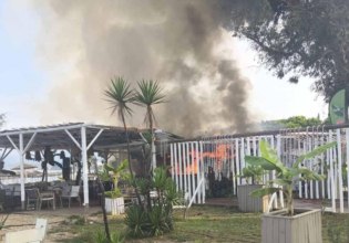 Πρέβεζα: Φωτιά σε γνωστό beach bar στο Μονολίθι – Κάηκε ολοσχερώς
