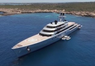 Το σούπερ γιωτ Dragonfly αξίας 450 εκατομμυρίων δολαρίων έριξε άγκυρα στη Μύκονο