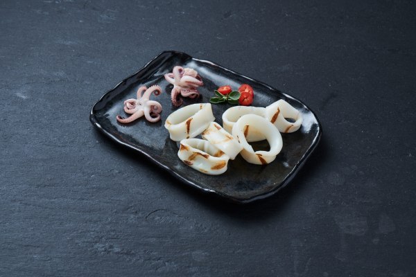 Συνταγή: Καλαμαράκια αχνιστά με ζοχούς