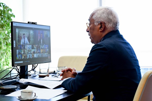 Ευρώπη: Σε αχαρτογράφητα νερά, ψάχνει τα «πατήματά» της στο νέο τοπίο που διαμορφώνεται για την Ουκρανία