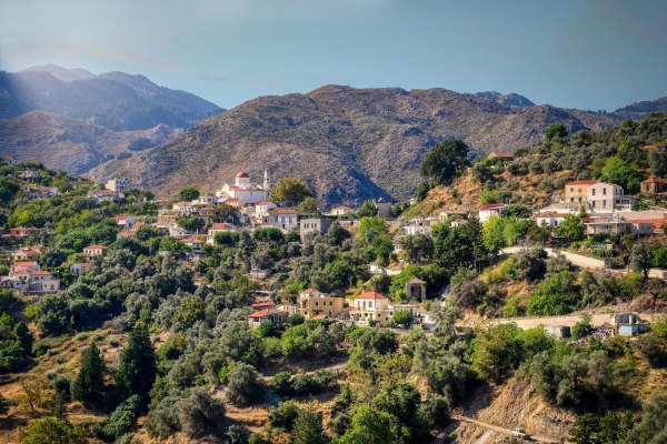 Αντικειμενικές αξίες: Ανατροπές στον φορολογικό χάρτη των ακινήτων – Οι αλλαγές σε 2.167 περιοχές