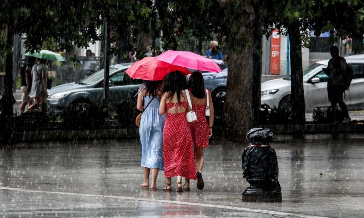 Καιρός: Θερμοκρασίες μέχρι 36 βαθμούς και τοπικές βροχές μετά το μεσημέρι – Πού θα εκδηλωθούν καταιγίδες