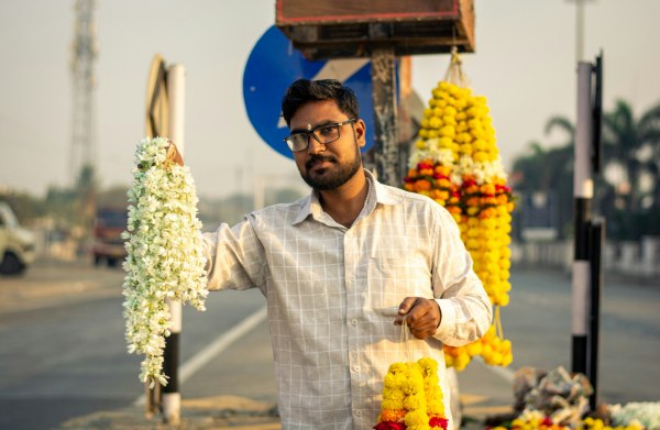 Οι δασμοί Τραμπ προκαλούν… ίλιγγο στους Ινδούς εξαγωγείς – Ζητούν κρατική στήριξη