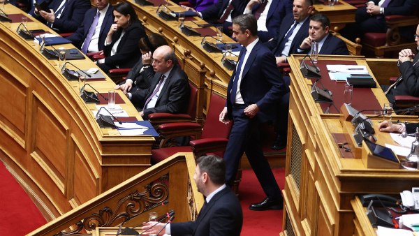 Κρίση εμπιστοσύνης και κρίση εκπροσώπησης – Οι πληγές του σκανδάλου του ΟΠΕΚΕΠΕ στο πολιτικό σύστημα