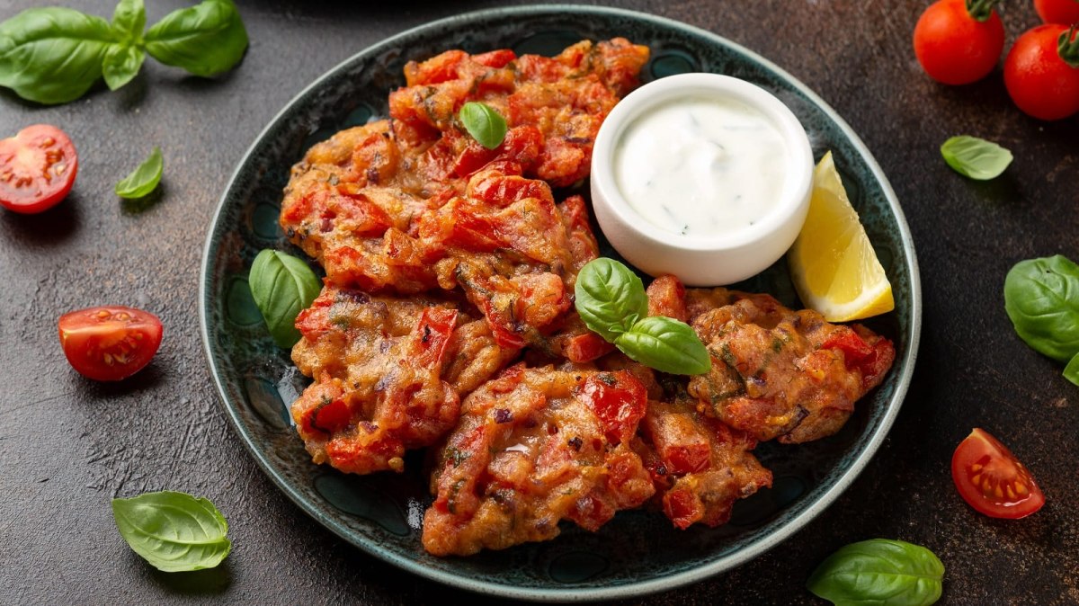 Συνταγή: Ντοματοκεφτέδες Σαντορίνης