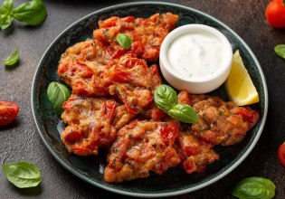 Συνταγή: Ντοματοκεφτέδες Σαντορίνης