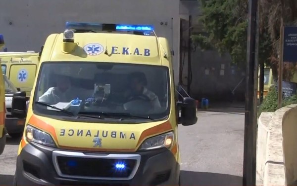 Αίγινα: Έλειπαν με άδεια δύο από τους τρεις οδηγούς ασθενοφόρου στο Κέντρο Υγείας – Τι λέει  ο υποδιοικητής 2ης ΥΠΕ