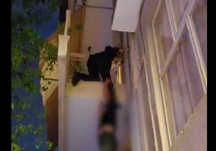 Πειραιάς: Αστυνομικοί διέσωσαν 5χρονο αγοράκι από μπαλκόνι – Ήταν ολομόναχο και κλειδωμένο