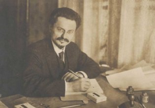 Λέων Τρότσκι: Η «Πράγα», ο Πειραιάς και η Ακρόπολη