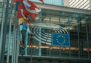 Οι Βρυξέλλες απαντούν στις απειλές Τραμπ: «Η ρύθμιση των οικονομικών κανόνων είναι κυριαρχικό δικαίωμα»