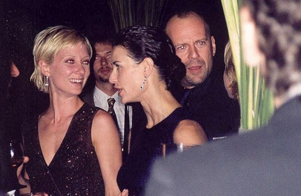 Το θανατηφόρο τροχαίο της Αν Χες τρία χρόνια πριν και οι αλλόκοτες τελευταίες ημέρες της ηθοποιoύ του Χόλιγουντ