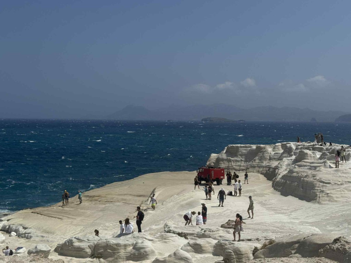 Τραγωδία στη Μήλο: Δύο νεκροί από πνιγμό στο Σαρακήνικο