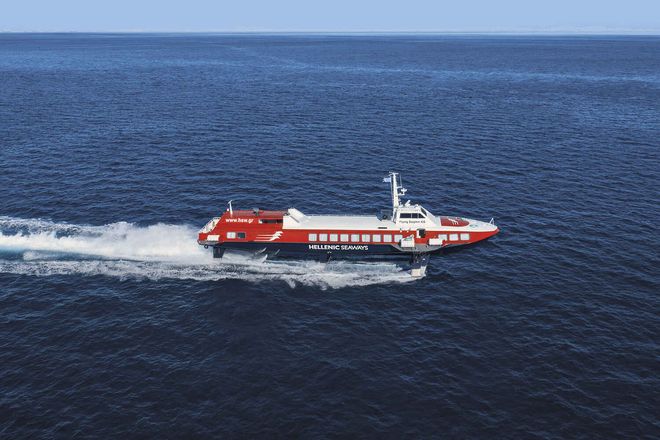 Ταλαιπωρία για 118 επιβάτες του Flying Dolphin XIX λόγω βλάβης –  Πλέει με μειωμένη ταχύτητα από Αίγινα προς Πειραιά