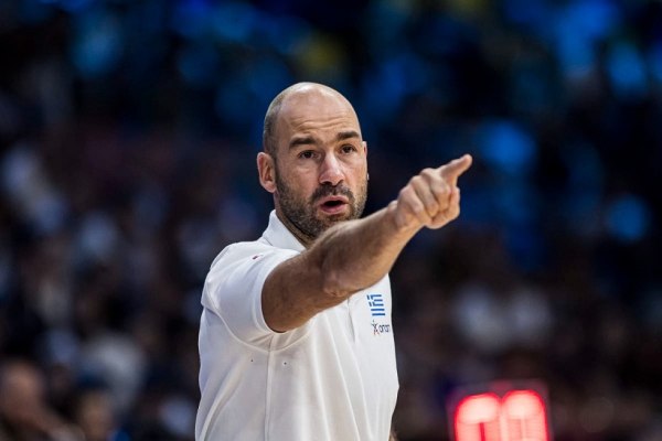 Σπανούλης: «Ιστορικό ότι ακούστηκε μόνο ένας Εθνικός Υμνος»