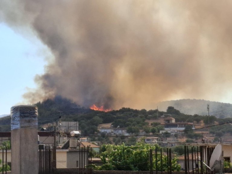 Φωτιά στο Κοκώρη Αιτωλοακαρνανίας – Μήνυμα εκκένωσης από το 112