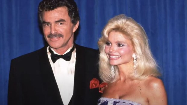 Πέθανε η Λόνι Άντερσον, η θρυλική «ρεσεψιονίστ» των τηλεοπτικών 80s