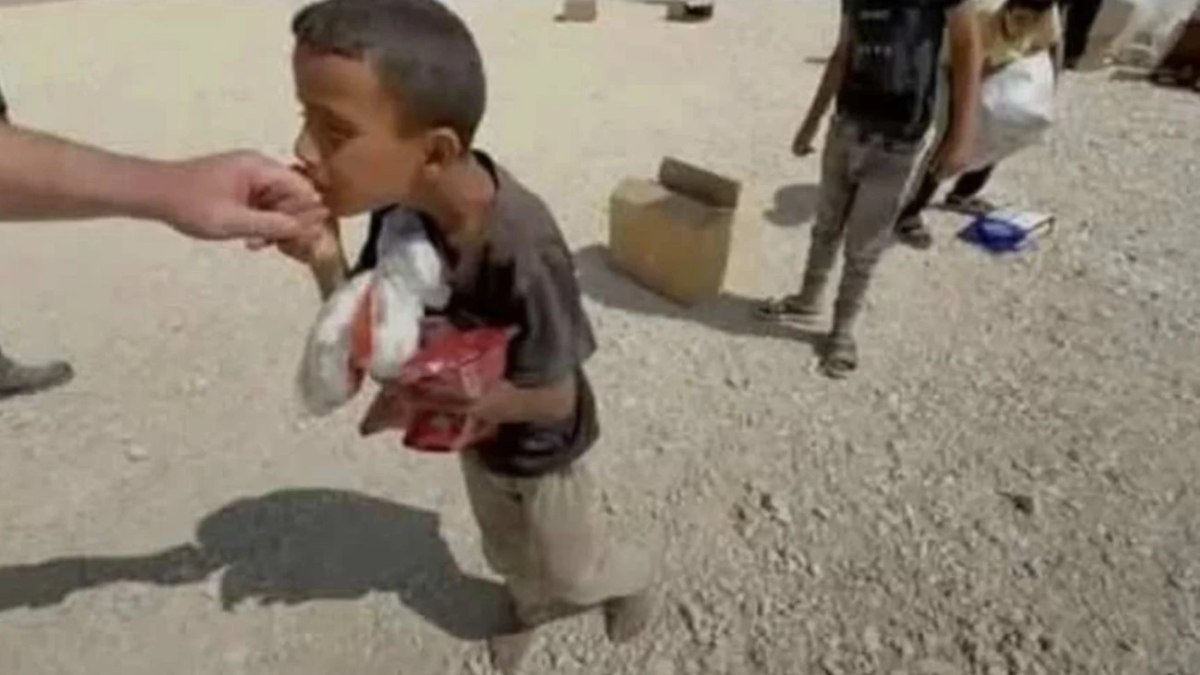 Γάζα: Ο 10χρονος Αμίρ ευχαρίστησε για το αλεύρι που πήρε πριν τον σκοτώσουν – Η οικογένεια ψάχνει τη σορό του