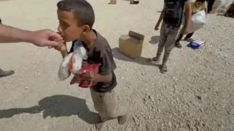Γάζα: Ο 10χρονος Αμίρ ευχαρίστησε για το αλεύρι που πήρε πριν τον σκοτώσουν – Η οικογένεια ψάχνει τη σορό του