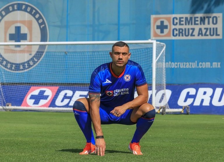 Γιώργος Γιακουμάκης: Το συμβόλαιό του Έλληνα φορ με την Κρουζ Αζούλ που θέλει ο ΠΑΟΚ