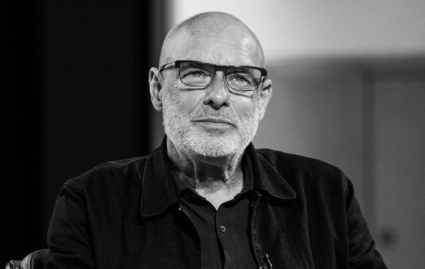 Ανακοινώθηκε το line up της φιλανθρωπικής συναυλίας για την Παλαιστίνη στο Γουέμπλεϊ, με επικεφαλής τον Μπράιαν Ίνο