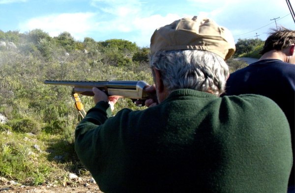 Σκύδρα: Τον σκότωσε γιατί νόμιζε ότι του έκλεψε… ροδάκινα – Τι λέει η κόρη του θύματος