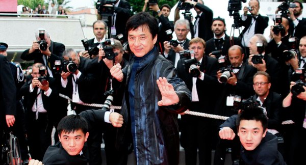 Τζάκι Τσαν: «Ήμουν τεμπέλης, άτακτος – γι’ αυτό ο πατέρας μου με έστειλε σε σχολή πολεμικών τεχνών»