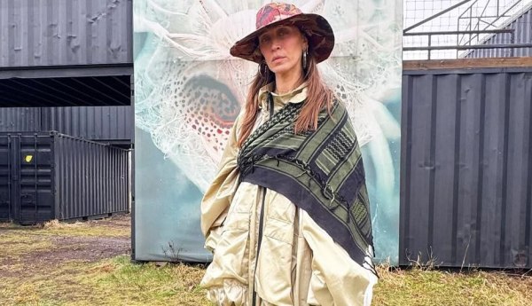 «Απελευθέρωση. Τελεία!» – Η μεγάλη αδερφή των Χαντίντ αγωνίζεται για την Παλαιστίνη μέσω της τέχνης