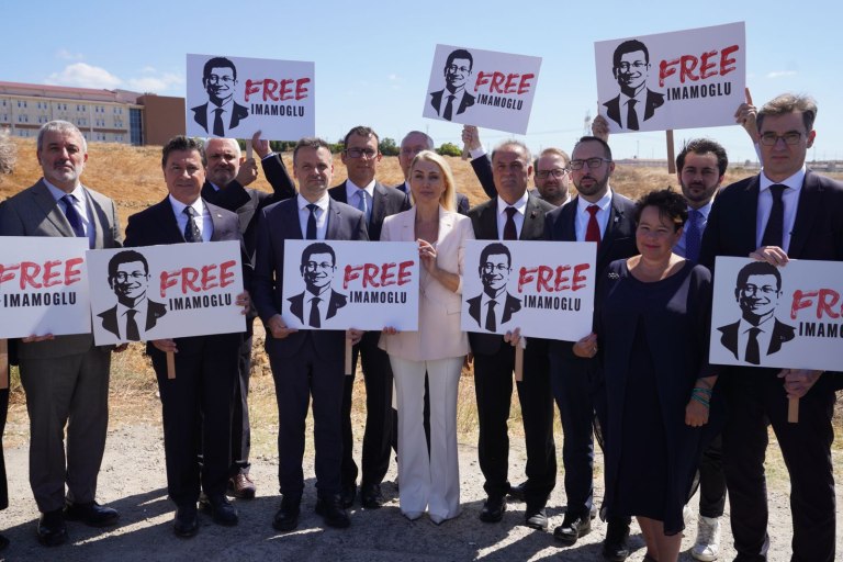 Κωνσταντινούπολη: «Μπλόκο» των Τούρκων σε Δούκα και Ευρωπαίους Δημάρχους που ήθελαν να δουν τον Ιμάμογλου