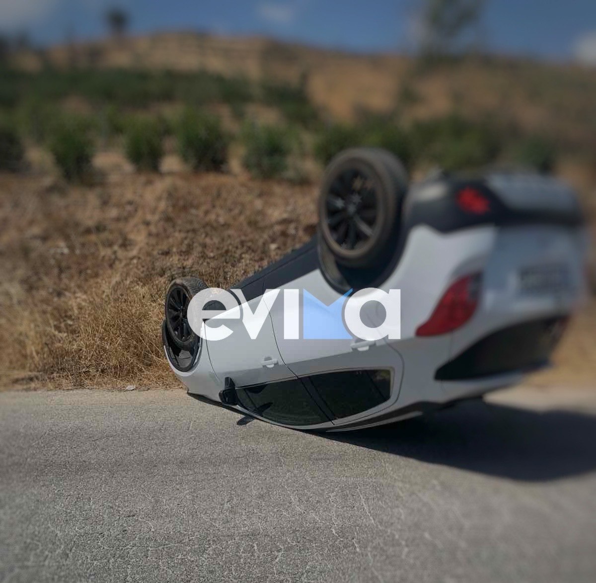 Τροχαίο με ανατροπή οχήματος στην Εύβοια – Γλύτωσε η οικογένεια με μικρό παιδί