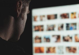 Λαμία: Χειροπέδες σε μάνα και κόρη για υπόθεση revenge porn – Τι συνέβη