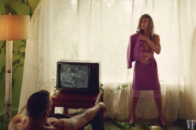 Η Τζένιφερ Άνιστον σε ένα σπάνιο σχόλιο για το «ερωτικό τρίγωνο» με τον Μπραντ Πιτ και την Αντζελίνα Τζολί